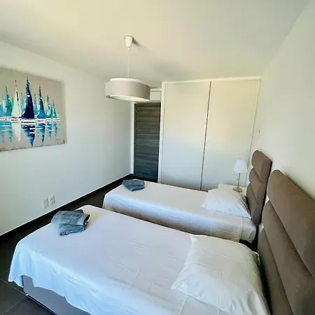 Superbe T3 Front De Au Centre De Apartament