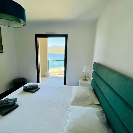 Apartament Superbe T3 Front De Au Centre De Propriano (Corsica)