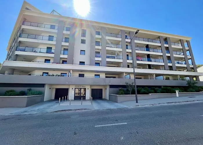 Superbe T3 Front De Au Centre De *